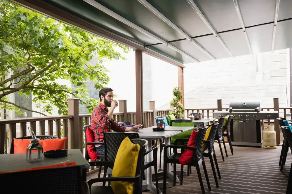 Zadaszenie tarasu cena za m2 – Jak wybrać najlepszą opcję dla swojego ogrodu?