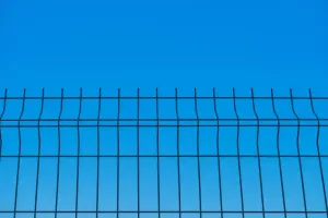 Trwałość ogrodzeń panelowych – na co zwrócić uwagę przy wyborze?