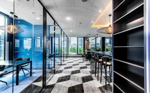 Jak doświetlić biuro bez dużej przebudowy